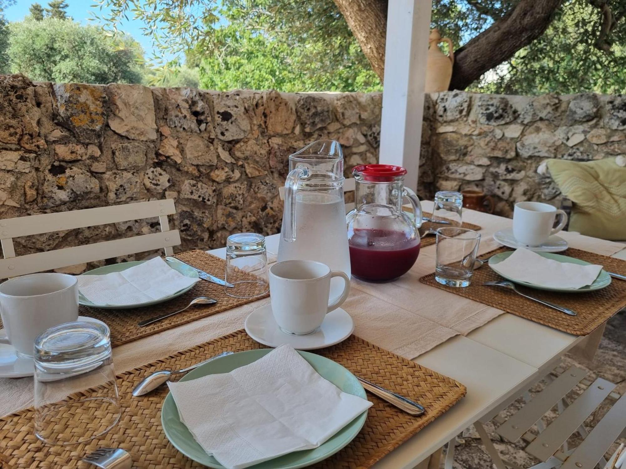 Trulli Di Spinaruta Acomodação com café da manhã Grottaglie Exterior foto